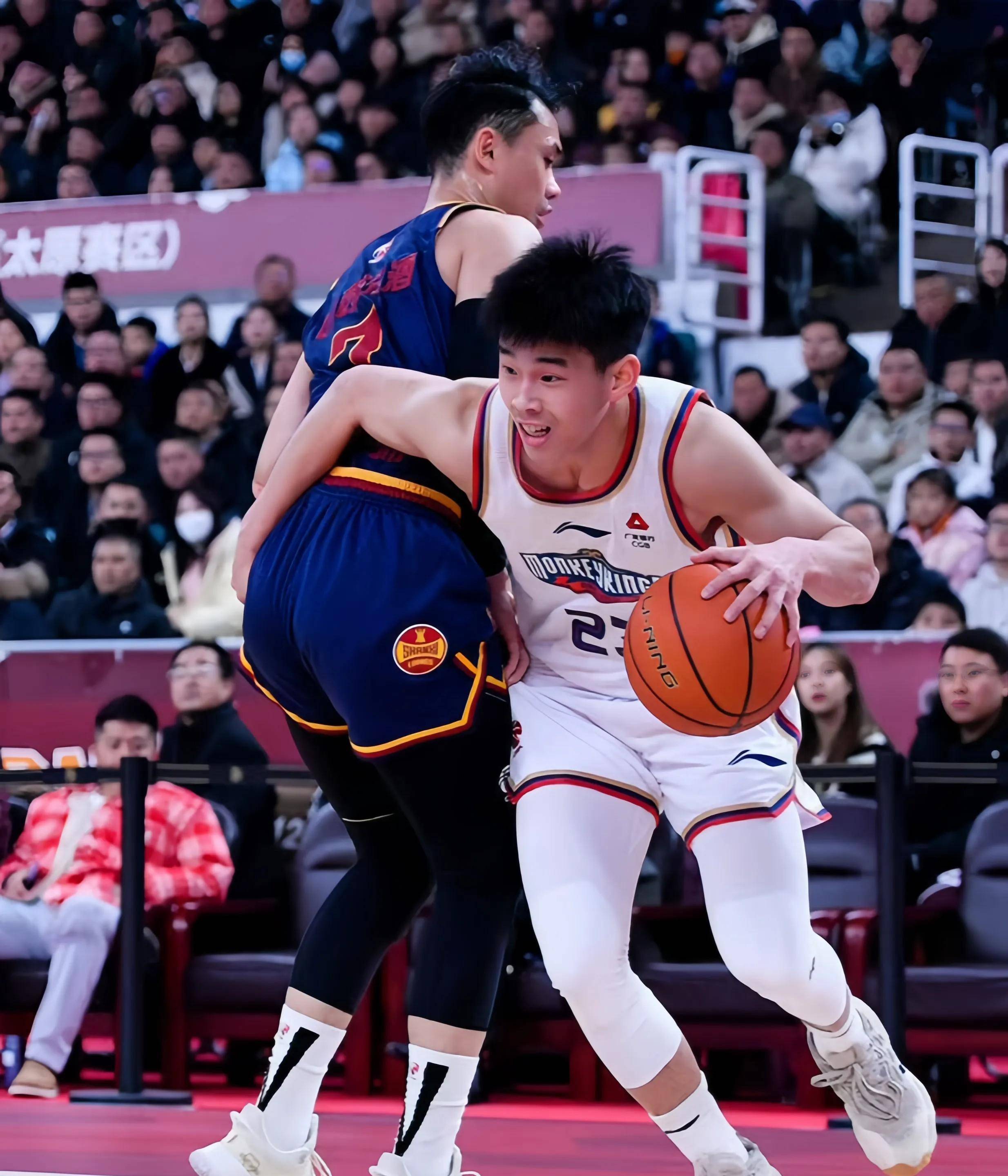 广东广州对决福建福州，体能与技巧的较量